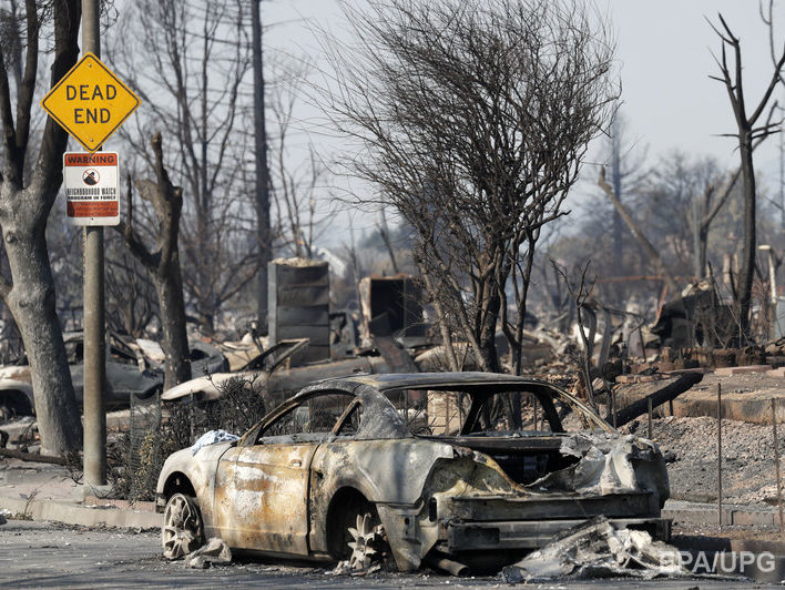 Число жертв пожаров в Калифорнии достигло 31, с огнем борются 8 тыс. пожарных