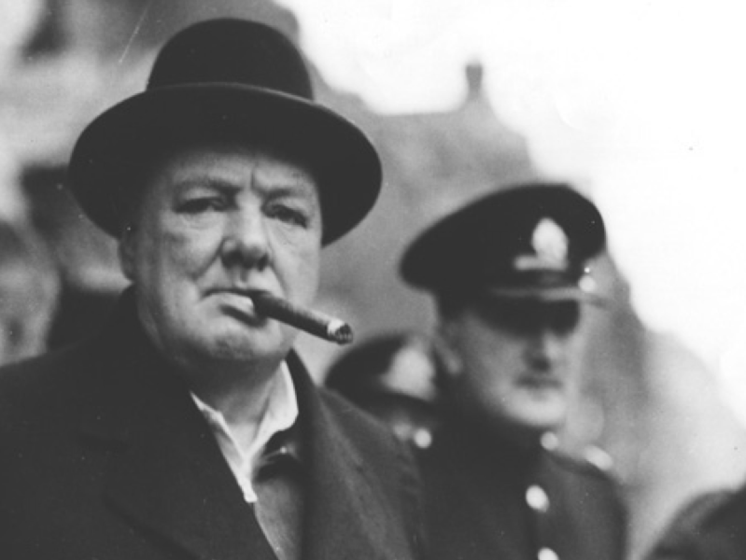 ﻿Недопалок сигари Черчилля продали за $12,3 тис.
