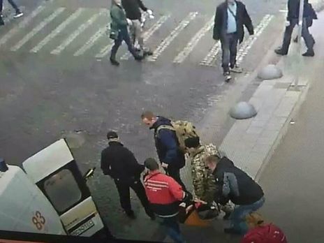 Во Львове ребенок на детской машинке наехал на пенсионера, мужчину госпитализировали