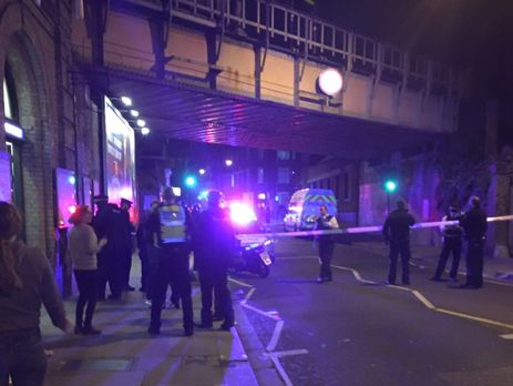 ﻿У Лондоні невідомий напав на перехожих із ножем, є жертви