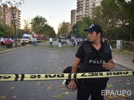 В турецком городе Мерсине прогремел взрыв, 12 полицейских ранены