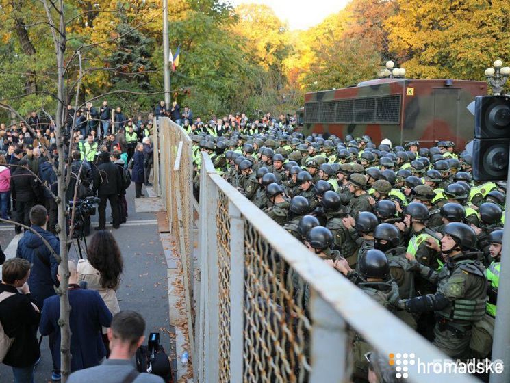 Полиция задержала 11 активистов после столкновений у Верховной Рады