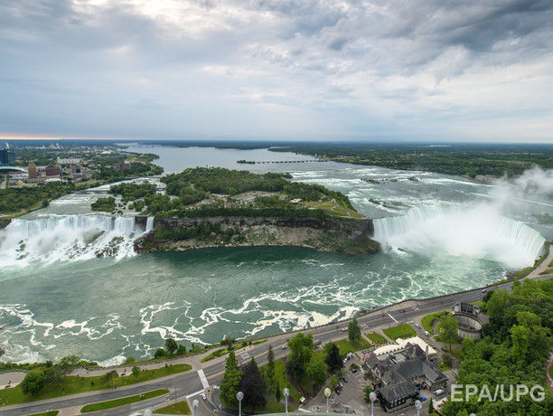 В Канаде десятилетний ребенок упал в Ниагарский водопад