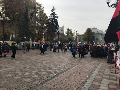 ﻿Біля Ради знову збирається мітинг. Фоторепортаж