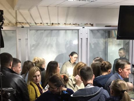 Суд в Харькове избирает меру пресечения для водителя Lexus, попавшего в ДТП. Фоторепортаж