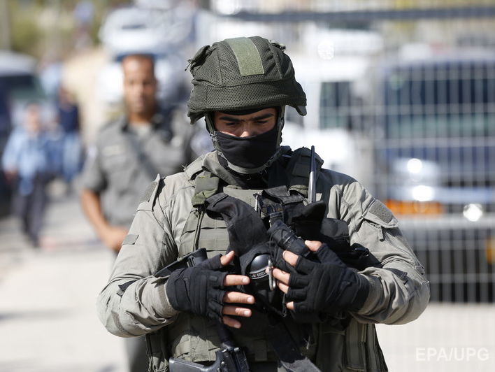 ﻿Ізраїльська поліція затримала палестинця, чиє побажання доброго ранку у Facebook переклали як "Атакуйте їх"