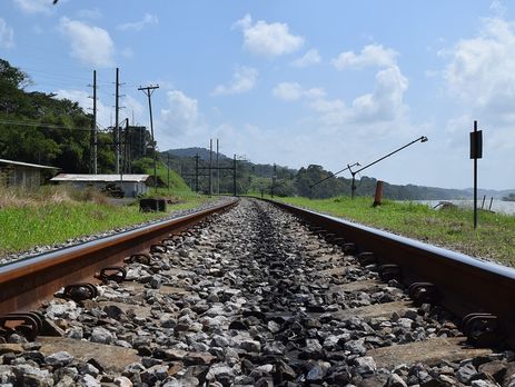 В Канаде сошел с рельсов поезд с нефтью