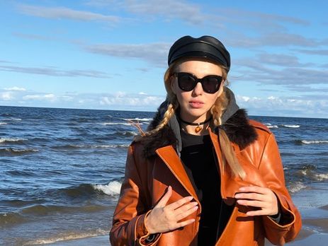 Полякова заявила о пропаже чемодана с концертными костюмами