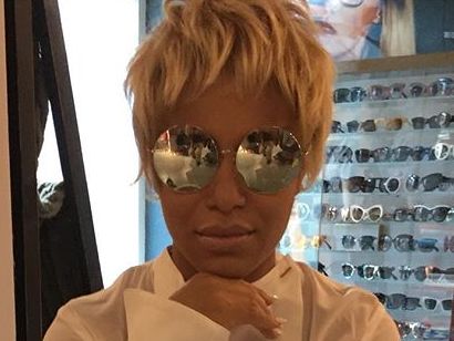 Гайтана с мужем посетила показ коллекции свадебных платьев