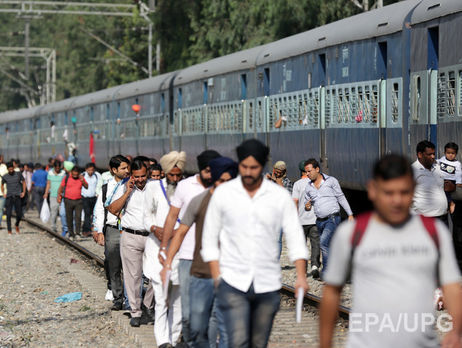 ﻿В Індії потяг збив групу жінок, четверо з них загинули