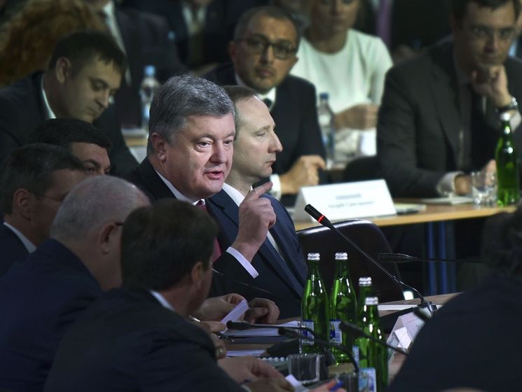 ﻿Порошенко: Відновлення доріг буде символом України
