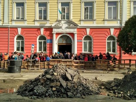 В Ужгороде 11 школьников госпитализировали с симптомами отравления газом