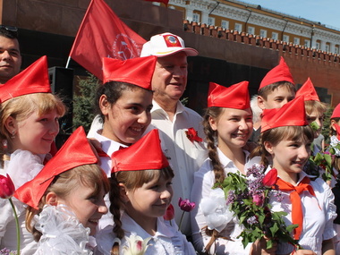 Крымских детей повезут на пионерскую присягу в Москву