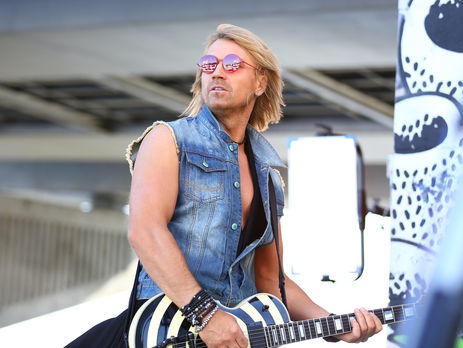 Винник: Я носил рваные джинсы и кроссовки с разноцветными шнурками, подражал рок-музыкантам Bon Jovi и Europe