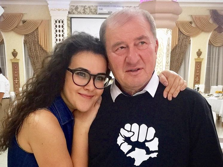 "Голос бодрый, настроение хорошее". Дочь Ильми Умерова рассказала, что освобожденным лидерам Меджлиса в Турции сразу нашли лекарства