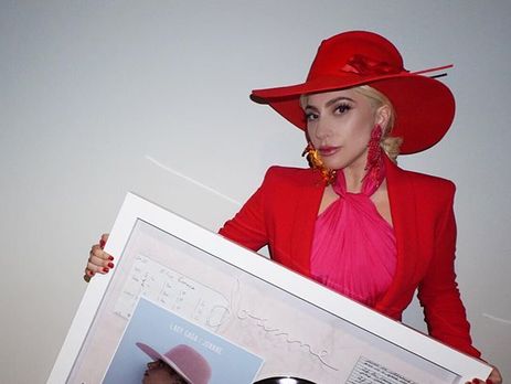 Альбом Леди Гаги Joanne стал платиновым