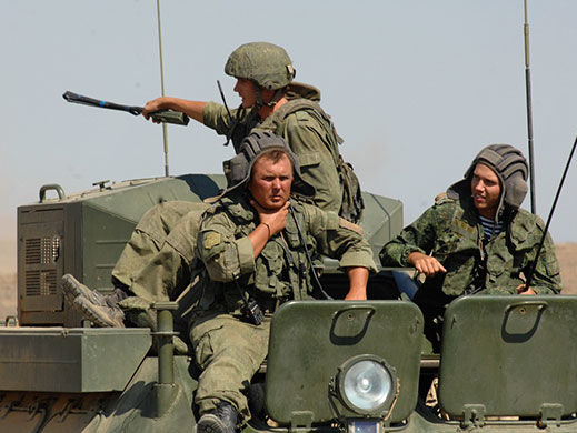 Россия проводит тактические учения морской пехоты в аннексированном Крыму