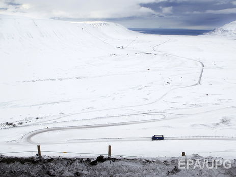 Российский вертолет с восемью людьми на борту упал в море около Шпицбергена