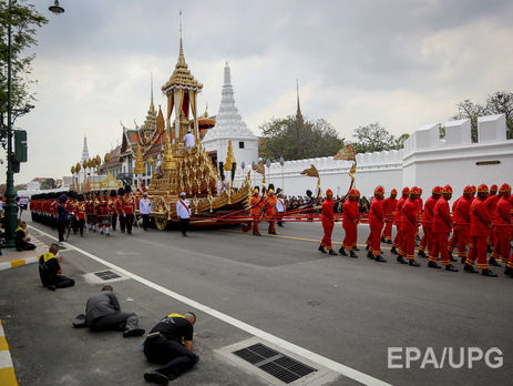 В Бангкоке кремировали умершего год назад короля Таиланда. Фоторепортаж