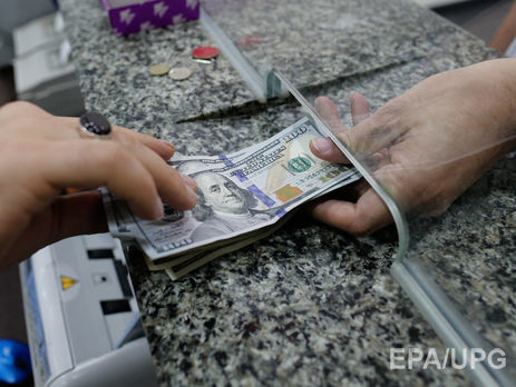 Гривна к доллару подешевела до 26,83 грн/$