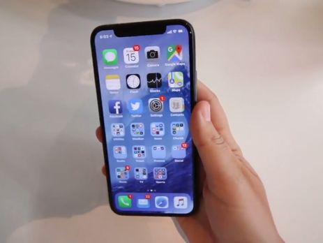 Apple уволила сотрудника, дочь которого показала в своем видеоблоге новый iPhone X