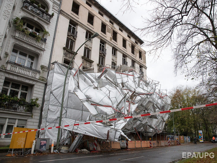 В Берлине объявили режим чрезвычайной ситуации из-за урагана "Герварт"