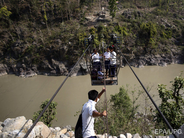В Непале в результате падения автобуса в реку погибло не менее 31 человека