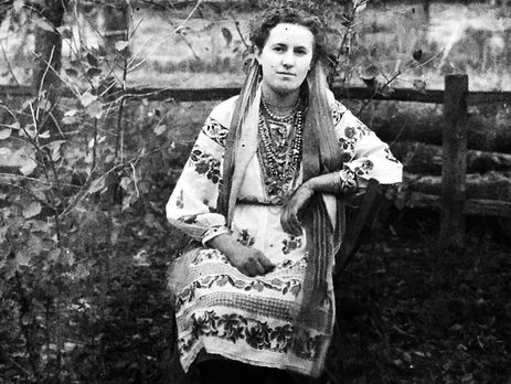 ﻿Бабченко: А всі вже перепостили фото української бабусі Собчак? Там приголомшлива історія. Тільки це бабуся журналіста Наумлюка