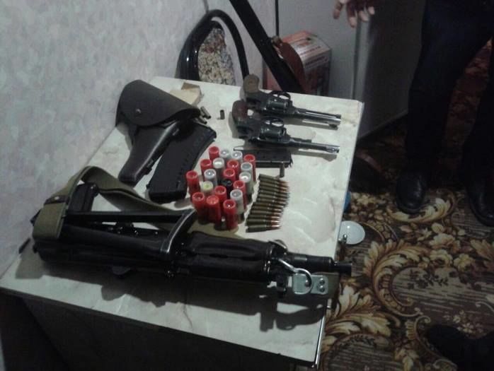 ﻿У Полтавській області СБУ розкрила мережу збування зброї та боєприпасів