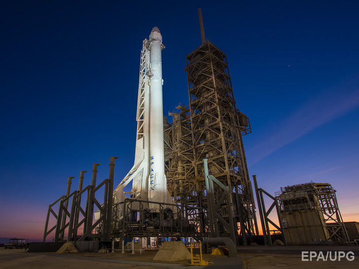 Первая ступень ракеты Falcon 9 загорелась во время приземления