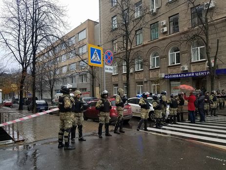 В Харькове НАБУ провело обыск в доме сына Авакова. Фоторепортаж