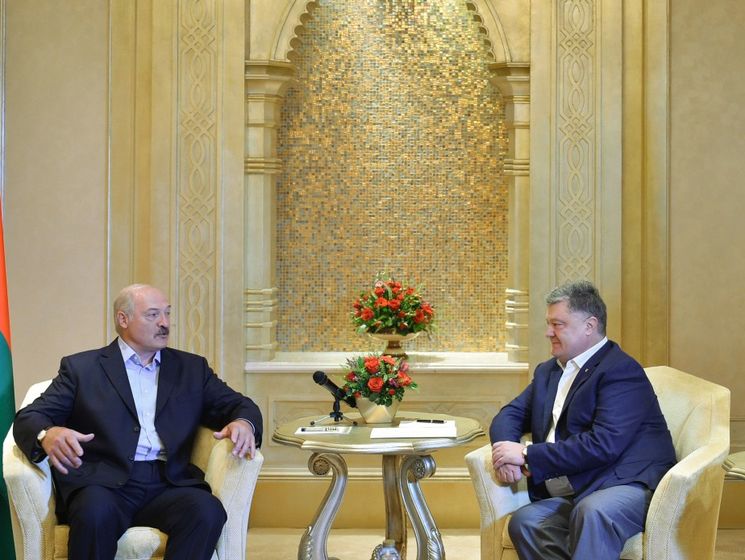 ﻿Порошенко зустрівся з Лукашенком в ОАЕ