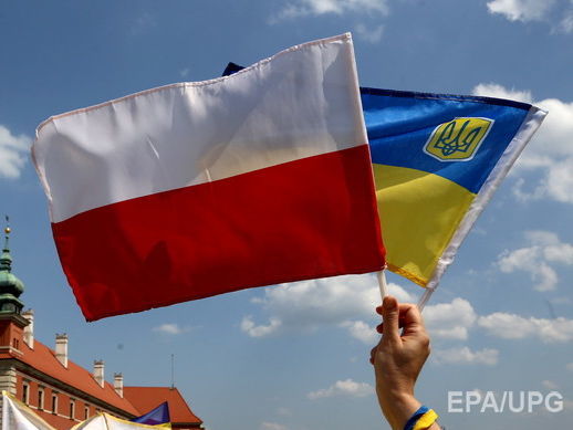Польский сенатор: Украина в вопросах исторической памяти ведет себя как варвар