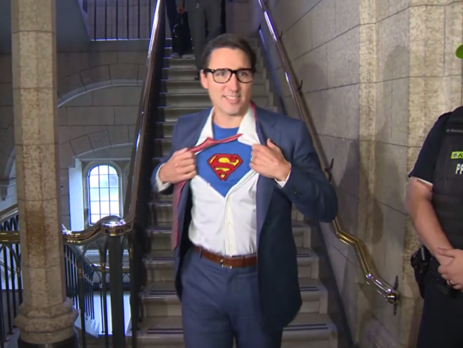 ﻿Трюдо прийшов на засідання парламенту Канади в костюмі Супермена