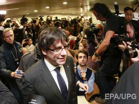 Адвокат Пучдемона заявил, что испанский суд выдал ордер на его арест
