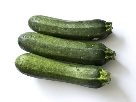 ﻿У Німеччині 81-річний чоловік викликав рятувальників, переплутавши з бомбою п'ятикілограмовий цукіні