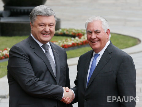 Порошенко обсудил с Тиллерсоном размещение миротворцев на Донбассе, освобождение украинских заложников и санкции против РФ