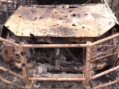 В Песках обстреляли украинских военных медиков, сгорел санитарный автомобиль. Видео