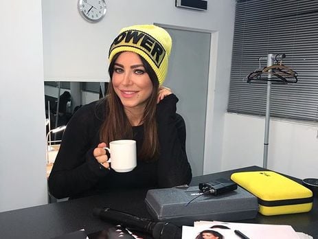 Ани Лорак поздравила маму с днем рождения и поделилась детским снимком