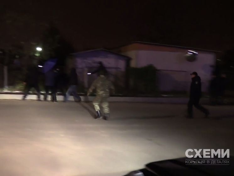 ﻿Напад охоронців Медведчука на знімальну групу "Схем" в аеропорту Київ. Відео