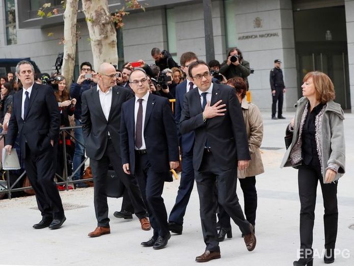 ﻿Суд Іспанії залишив під вартою колишніх членів уряду Каталонії