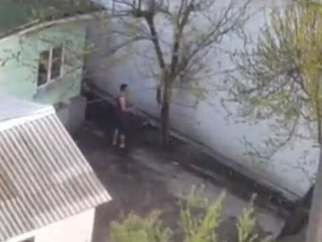 ﻿Апеляційний суд Києва залишив чинним вирок шкуродеру, який знущався над котом