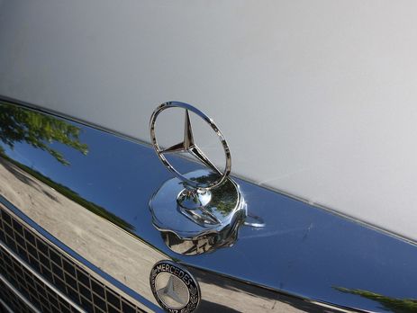 Суд обязал владельца Mercedes на литовских номерах уплатить почти 3,4 млн грн штрафа