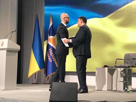 Соня Кошкина о Яценюке и Гройсмане: За 20 минут умудрились отвесить друг другу столько комплиментов, что хватит на три жизни