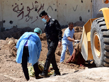 Губернатор иракской провинции Киркук сообщил, что недалеко от Хавиджи обнаружили несколько массовых захоронений сотен жертв ИГИЛ