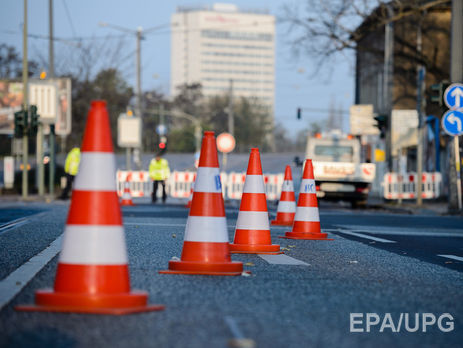 В Берлине неизвестный выехал на авто на тротуар