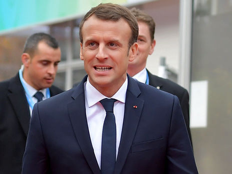 Макрон заявил, что Европа не должна изолировать Путина и Трампа