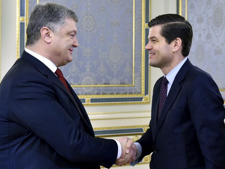 Помощник госсекретаря США Митчелл заявил Порошенко, что цену для Москвы за агрессию против Украины могут повысить