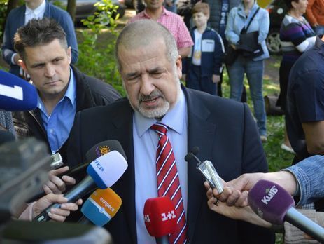 Чубаров: Русские оккупанты проводят обыск в доме учительницы крымскотатарского языка в селе Пушкино в Крыму