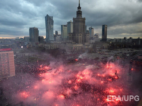 ﻿Європарламент ухвалив резолюцію, що дає можливість позбавити Польщу права голосу в Раді ЄС